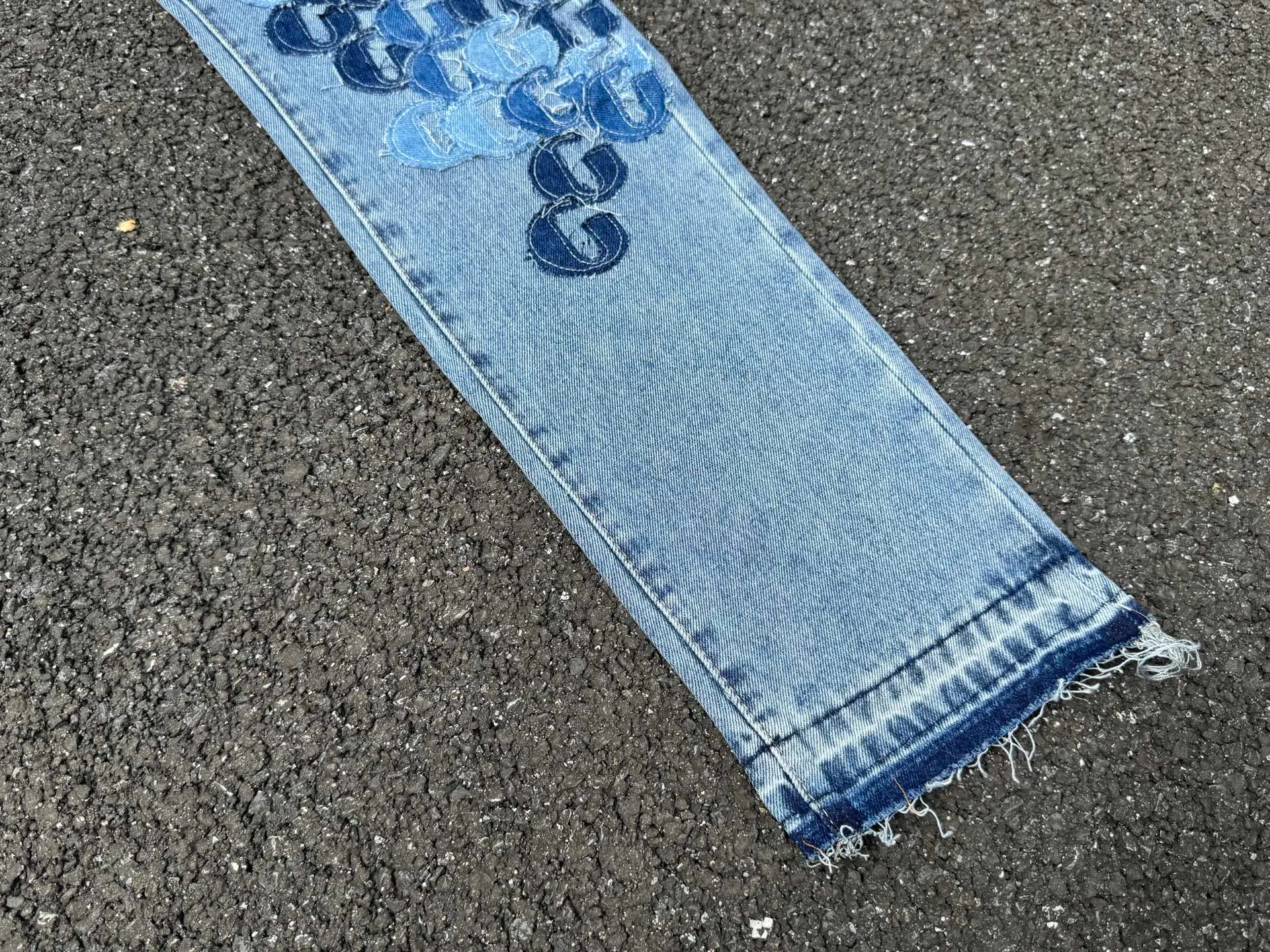 P286💰G77 GALLERY DEPT.G letter patch pudding 5001 denim washed and distressed spliced jeans -Original purchase and pattern making to truly restore the ultimate vintage texture -Original hardware accessories, washed and other elevators, QR code analysis are all purchased from the original factory, high degree of restoration, you are welcome to compare the products~ -Three-dimensional version, loose and comfortable, not picky about the figure, taller and slimmer, factory Seiko, original factory quality control, same style for men and women, can be matched with couples Versatile recommendation: must-have jeans for all seasons Color: blue Size: S-XXL (28-36)
